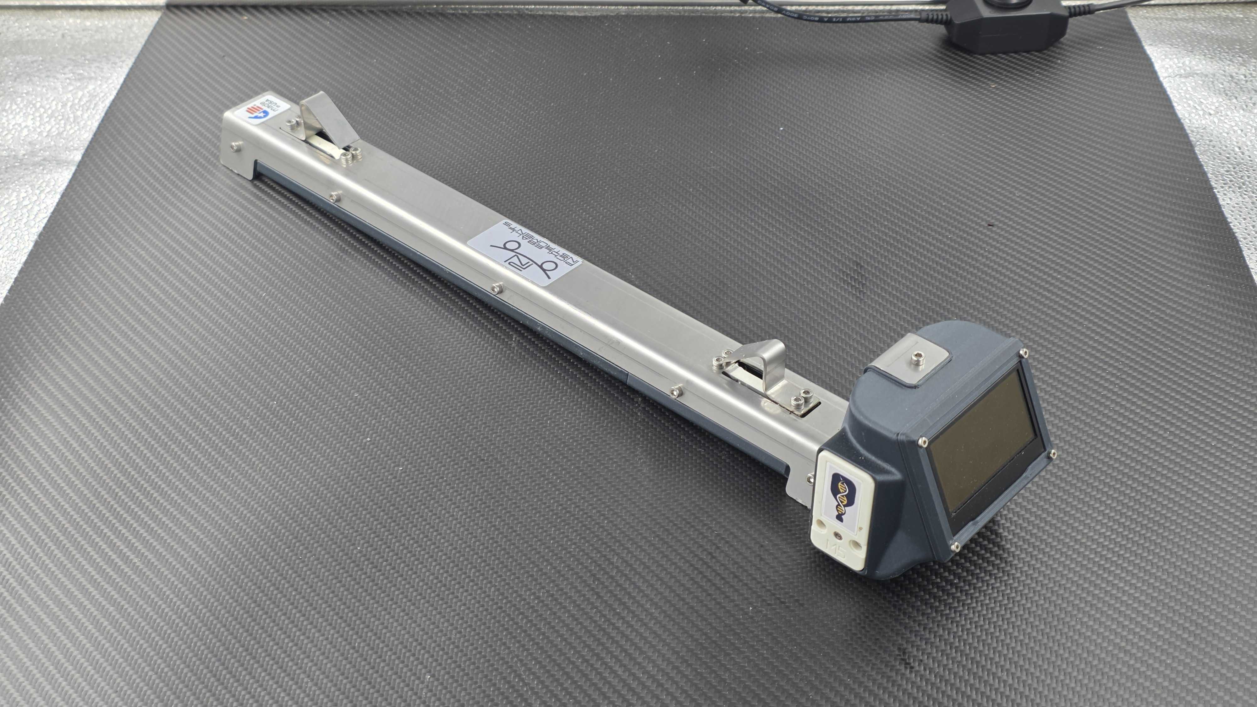 Swing Scale mass and balance instrument for pickleball paddles